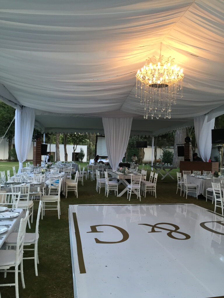 Renta de carpa de lujo para eventos